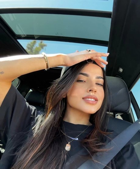 big tits midget onlyfans free nude gallery