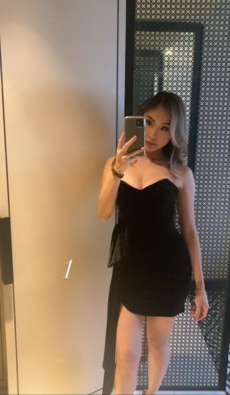 Jasminieyy sexy pornstar pics