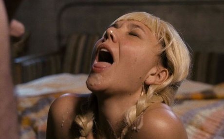 Maggie Gyllenhaal sex star img