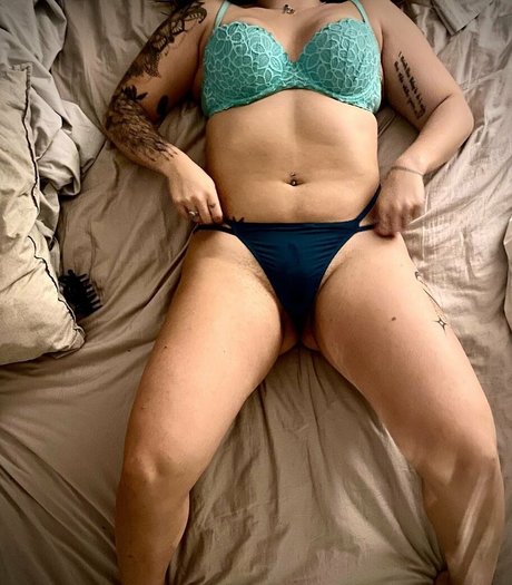 sage foxy star nudes gallery