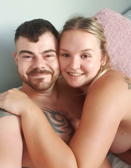 Couplenaughty2 model free picture