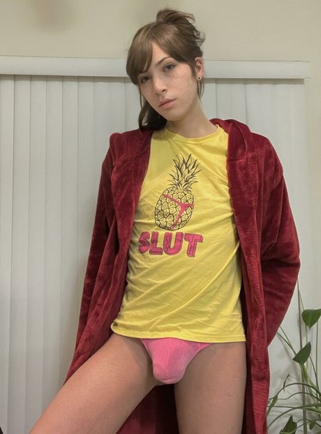 Allie Lilac model pretty image