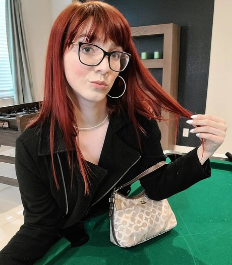 muscle trans onlyfans pornographic images