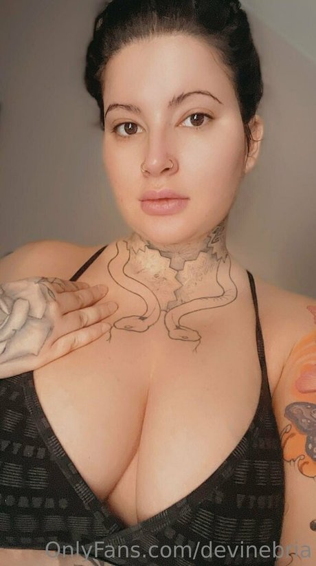 devinebria porn star pic