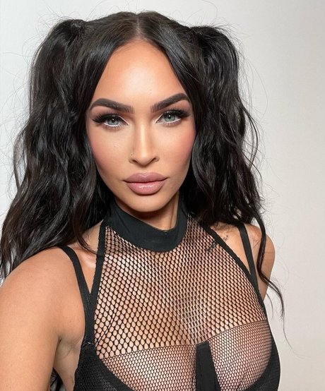 Megan Fox xxx model pics