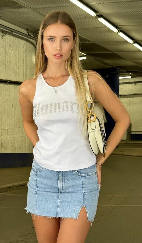 Polina Malinovskaya beautiful pornstar archive