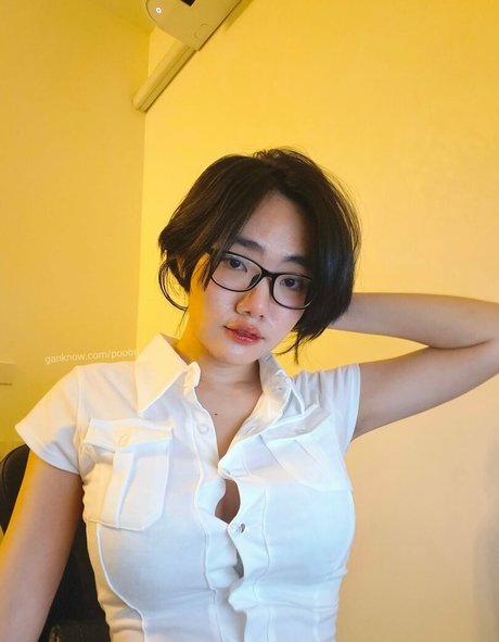 Poon Wrunya model nudes pictures