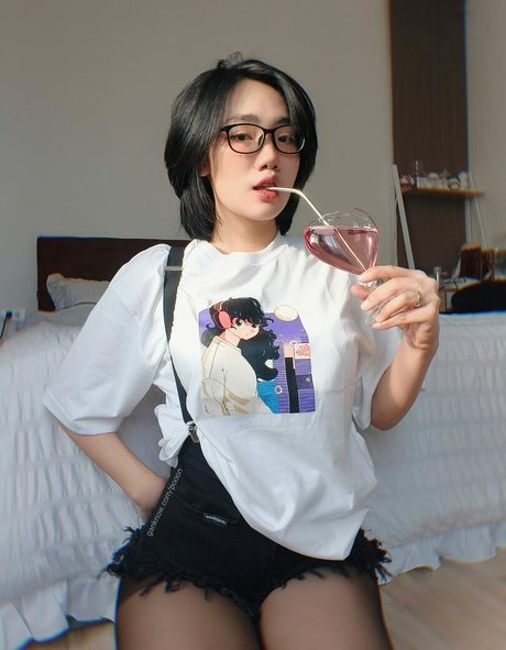 Poon Wrunya sexy pornstar pics