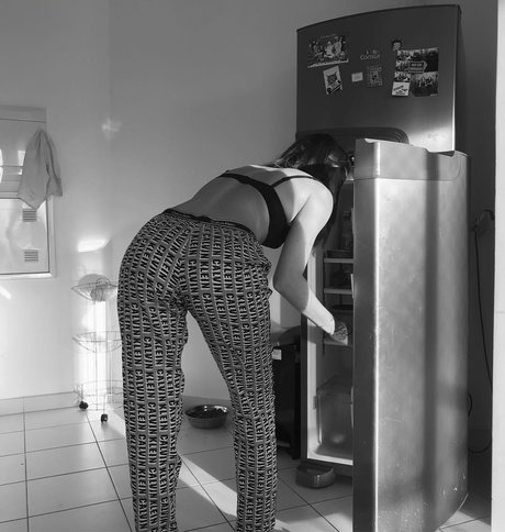 Fernanda Mota Farhat nude actress pic