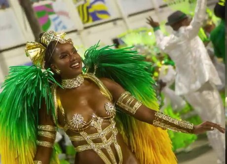 Iza Cantora star hot pics