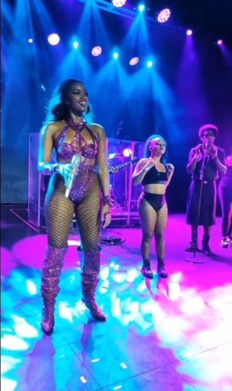 Iza Cantora pornstar xxx galleries