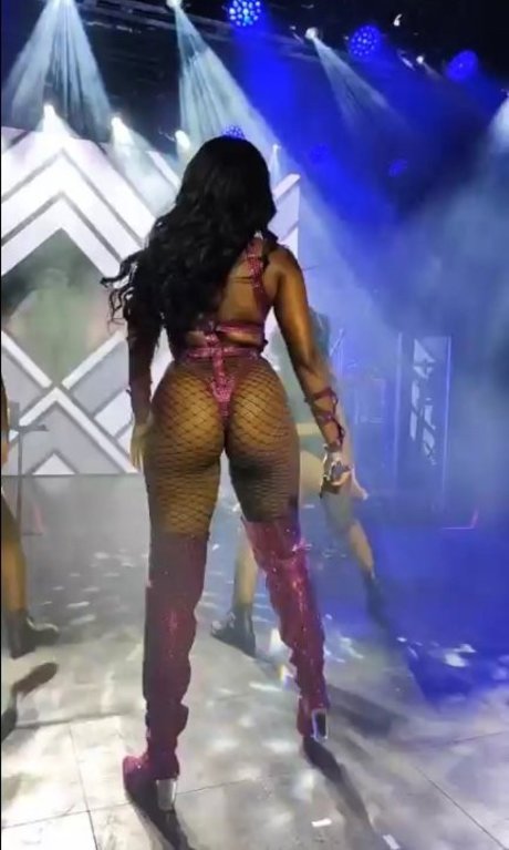 Iza Cantora star top image