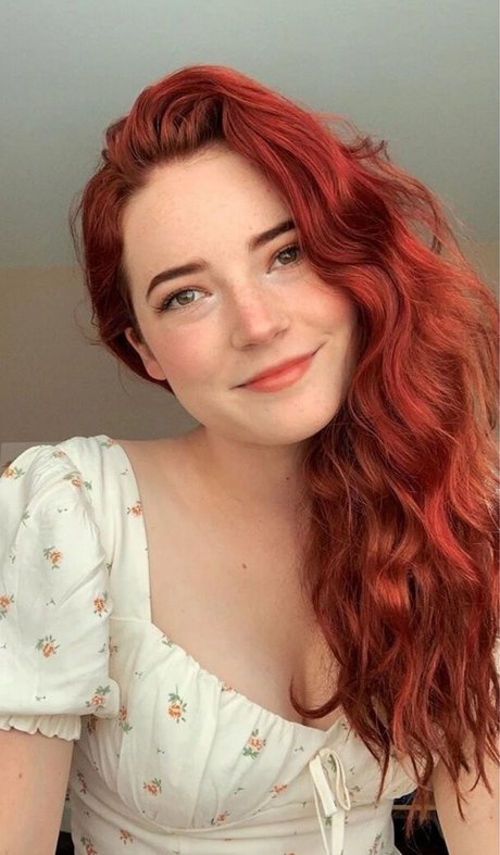 Goodnight Moon porn star pics