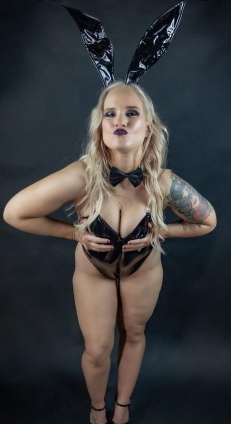 perfect shemale onlyfans art nude galleries