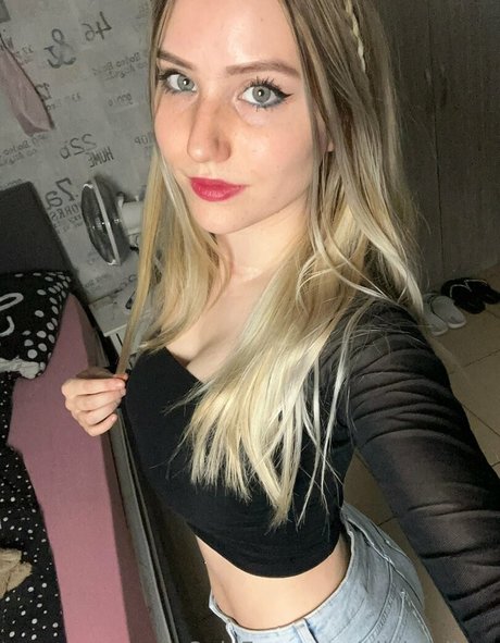 Gewoonalicia nude star photo