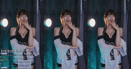 yule__0 03 model nude photos