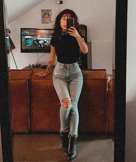 Deeperse pornstar pretty pics