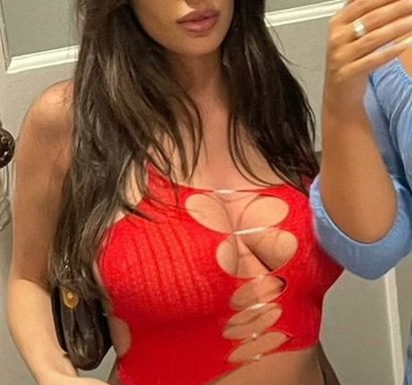 Bianca Censori beautiful pornstar picture