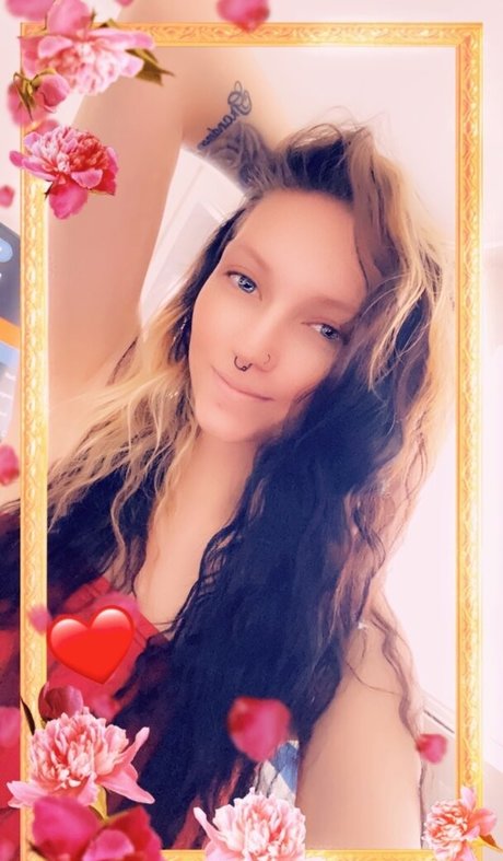 its queen reaper exclusive model photos