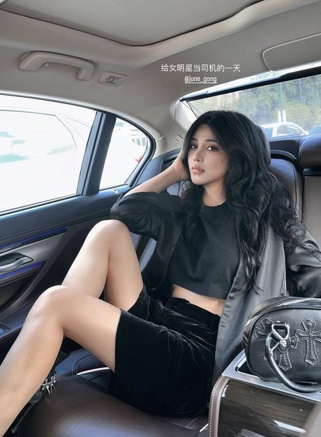 June Gong model porn gallery