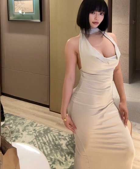 naomiiper beautiful pornstar pics