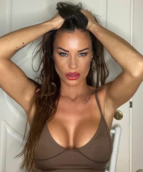 famous female onlyfans hot sex pictures