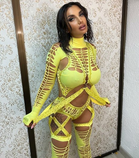 Elettra Lamborghini model naked photos