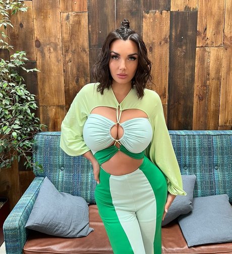 Elettra Lamborghini pornstar beautiful pics