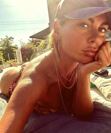 Jolanda De Rienzo model adult galleries