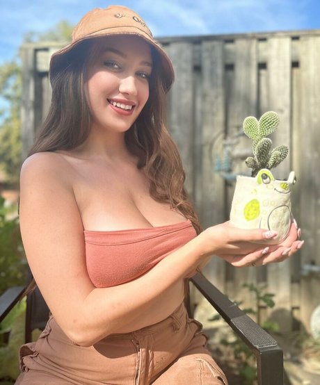 Louise Bordeaux model top pics