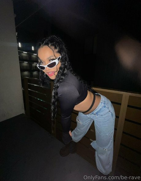 be rave naked actress pictures