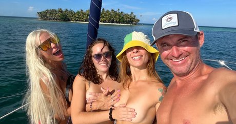 Sailing Doodles star erotic photos