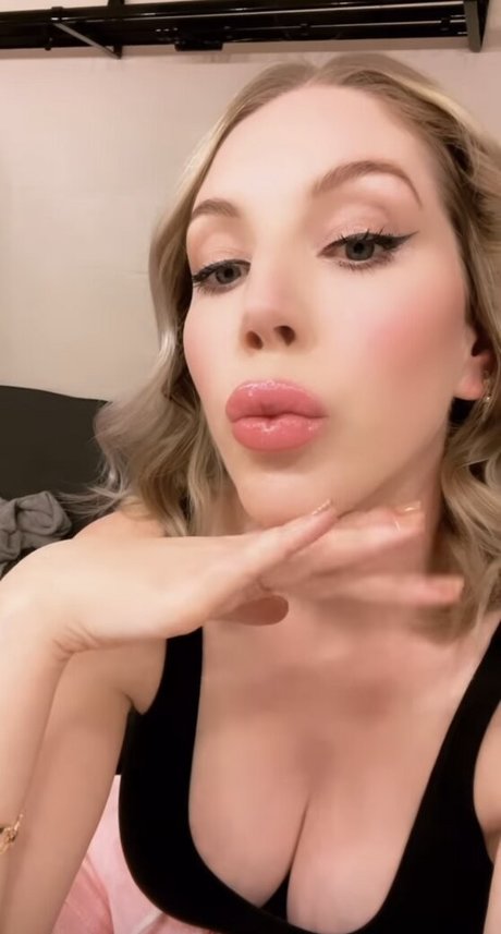 Katherine Ryan pretty actress pics