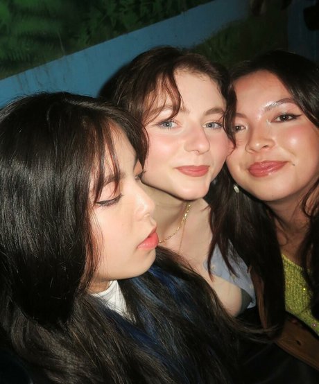 Thomasin Mckenzie xxx pornstar pictures