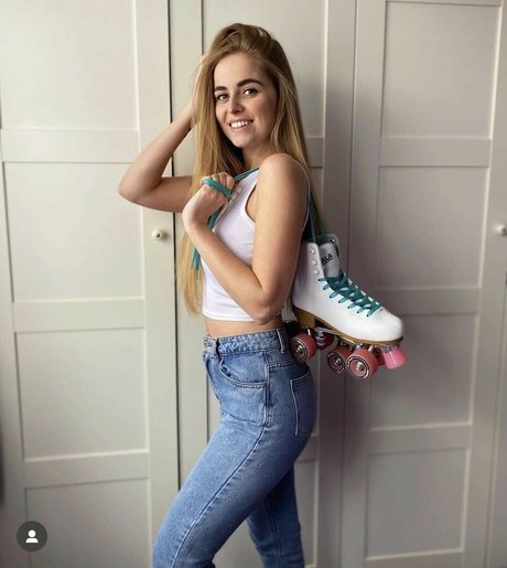 Lucyannskates exclusive pornstar pic