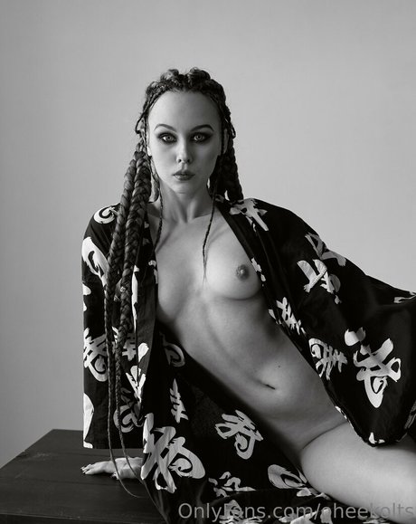 Oheekolts star erotic photos