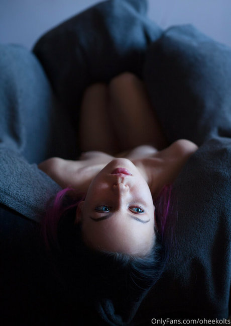 Oheekolts model nude img