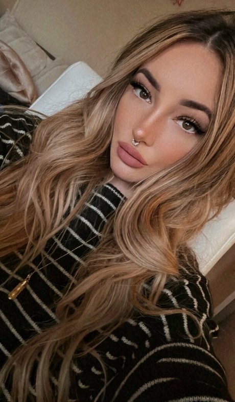 Brittany Zapata model xxx photos