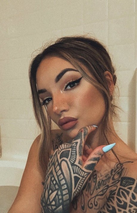 Brittany Zapata nudes actress pic