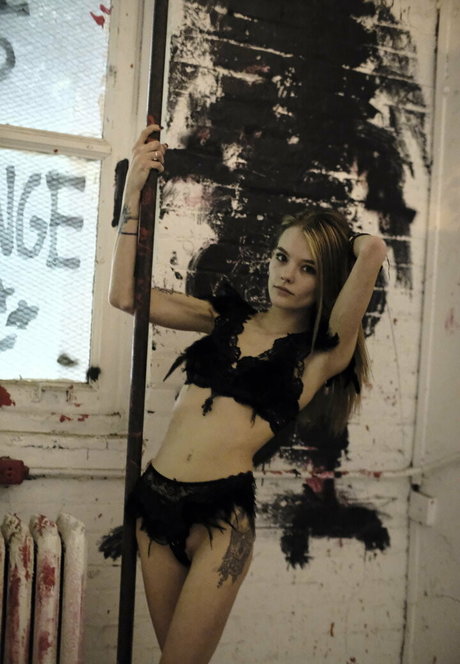 lilbird 777 nude actress pics