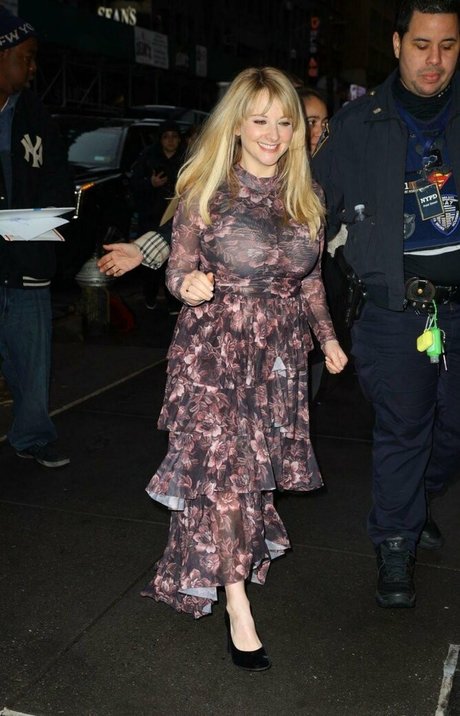 Melissa Rauch porn model photo