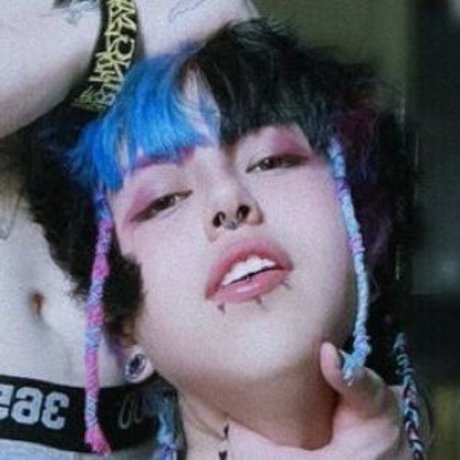 Bitchieasian naked model photo