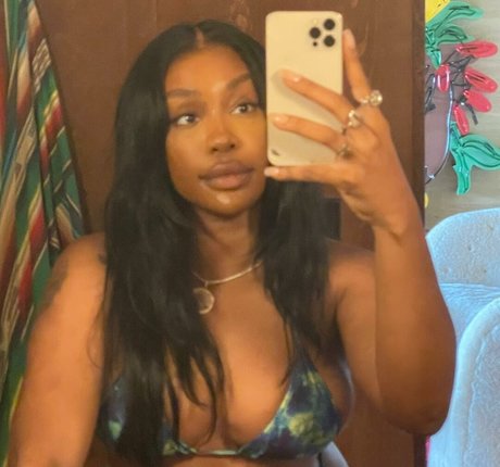 SZA naked actress gallery