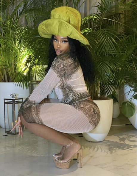 SZA model beautiful photos