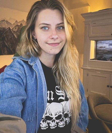 NoisyButters xxx star galleries