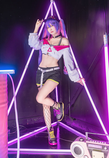 eeelyeee pornstar free img