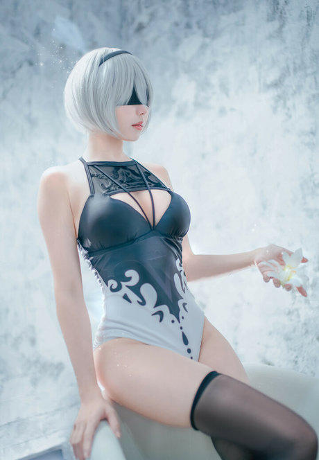 eeelyeee model exclusive pictures