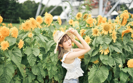 eeelyeee exclusive star picture