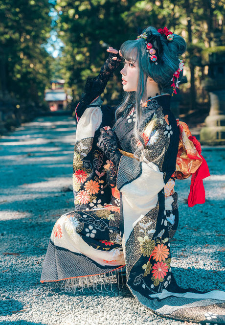 eeelyeee hot star archive