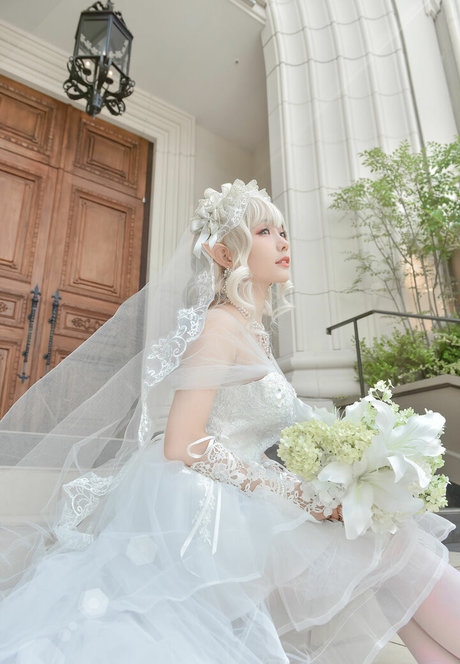 eeelyeee pornstar image